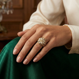 Anillo Exótico Floral en Oro con Circonita
