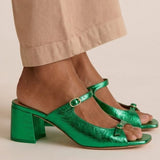 Sandalias Elegantes Valentina | Acabado Dorado