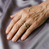 Anillo elegante con nudo