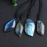 Collar de piedra lunar mágico