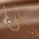 Pulseras con colgante de luna en circonita y oro
