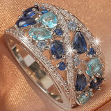Anillo vintage con circonita azul