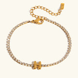 Pulsera Elegante de Oro con Letra en Burbuja