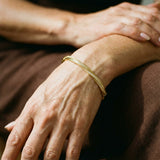 Elegante pulsera de cristal con dos filas en oro
