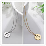 Collar de Oro con Colgante de Letra Elegante