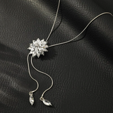 Collar de cristal plateado